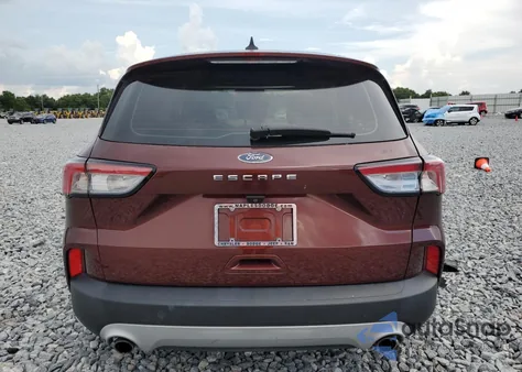 2021 Ford Escape S z USA, uszkodzony, nr VIN 1FMCU0F69MUB00797